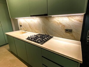 Comfort Studio Suite, City View | Private kitchen - Hotel Nika (baTumi)