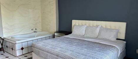 1 bedroom, WiFi (free), bed sheets