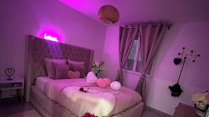Iron/ironing board, WiFi, bed sheets - Vrbo Property (Freneuse)