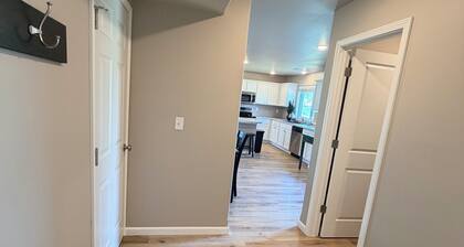 3-bedroom townhome -8 Miles From Downtown Iowa City