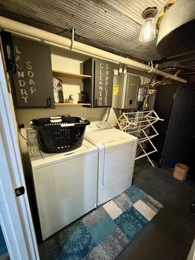 Spacious and clean basement apartment minutes away from Roseau!