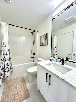 Bathroom - 4-bdrm brand New Suite w/ 180° panoramic Ocean View in prestigious North Nanaimo (Nanaimo)