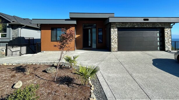 Unclassified image, 1 of 33, button - 4-bdrm brand New Suite w/ 180° panoramic Ocean View in prestigious North Nanaimo (Nanaimo)