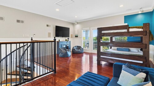The Reset Estate by Avantstay Book for ACL Sleeps 22 Pool + Hot Tub + Sauna Casita 2 Acres