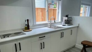 Unclassified image, 4 of 7, button - Private Urban Studio in the Heart of the City (Port Coquitlam)