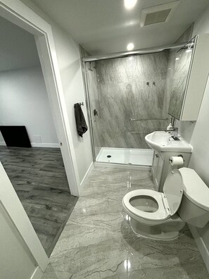 Bathroom - Private Urban Studio in the Heart of the City (Port Coquitlam)