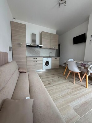Unclassified image, 4 of 29, button - Corona boutique rooms (FIUMICINO)