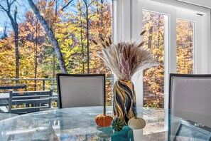 Dining - 4br Home with Hot Tub + Sauna + Shuttle or Walk to Stratton! (Winhall)