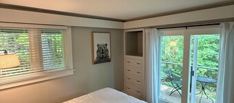 4br Home with Hot Tub + Sauna + Shuttle or Walk to Stratton!