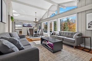 Living area - 4br Chalet with Hot Tub + Sauna + Shuttle or Walk to Stratton! (Winhall)