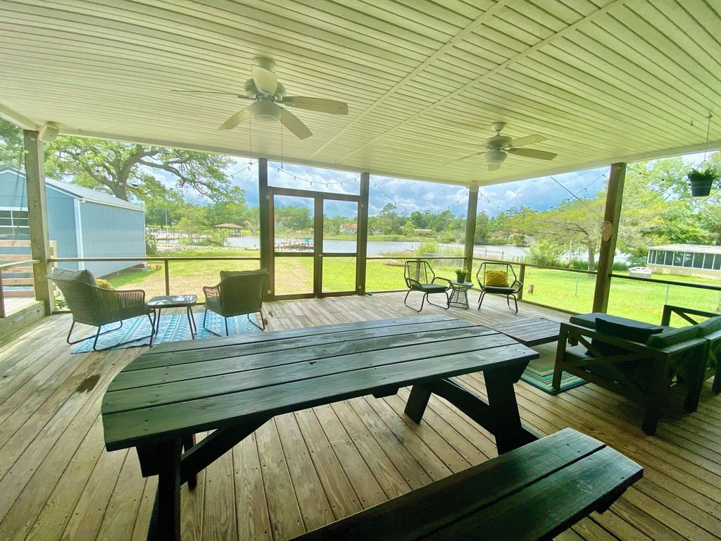House | Outdoor dining