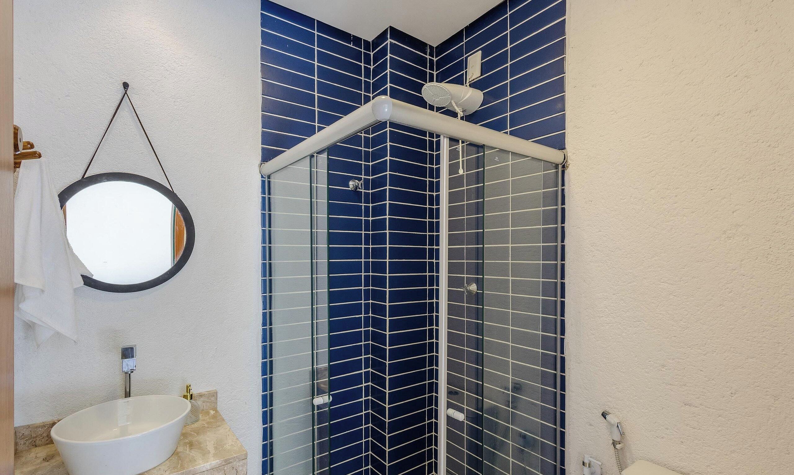 Basic Villa | Bathroom | Shower