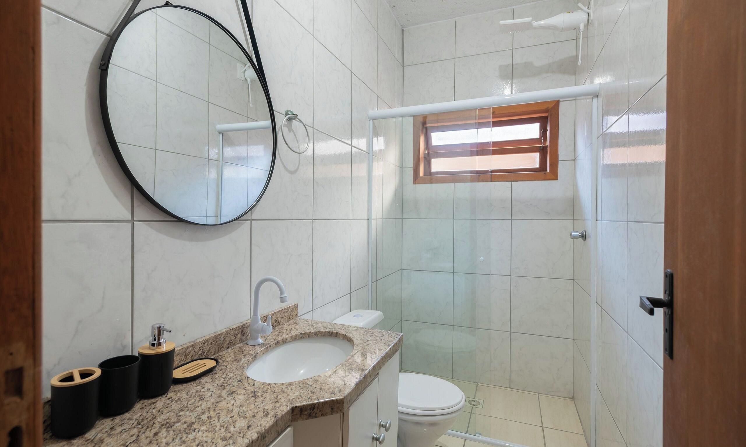 Chalet | Salle de bain | Douche, serviettes fournies