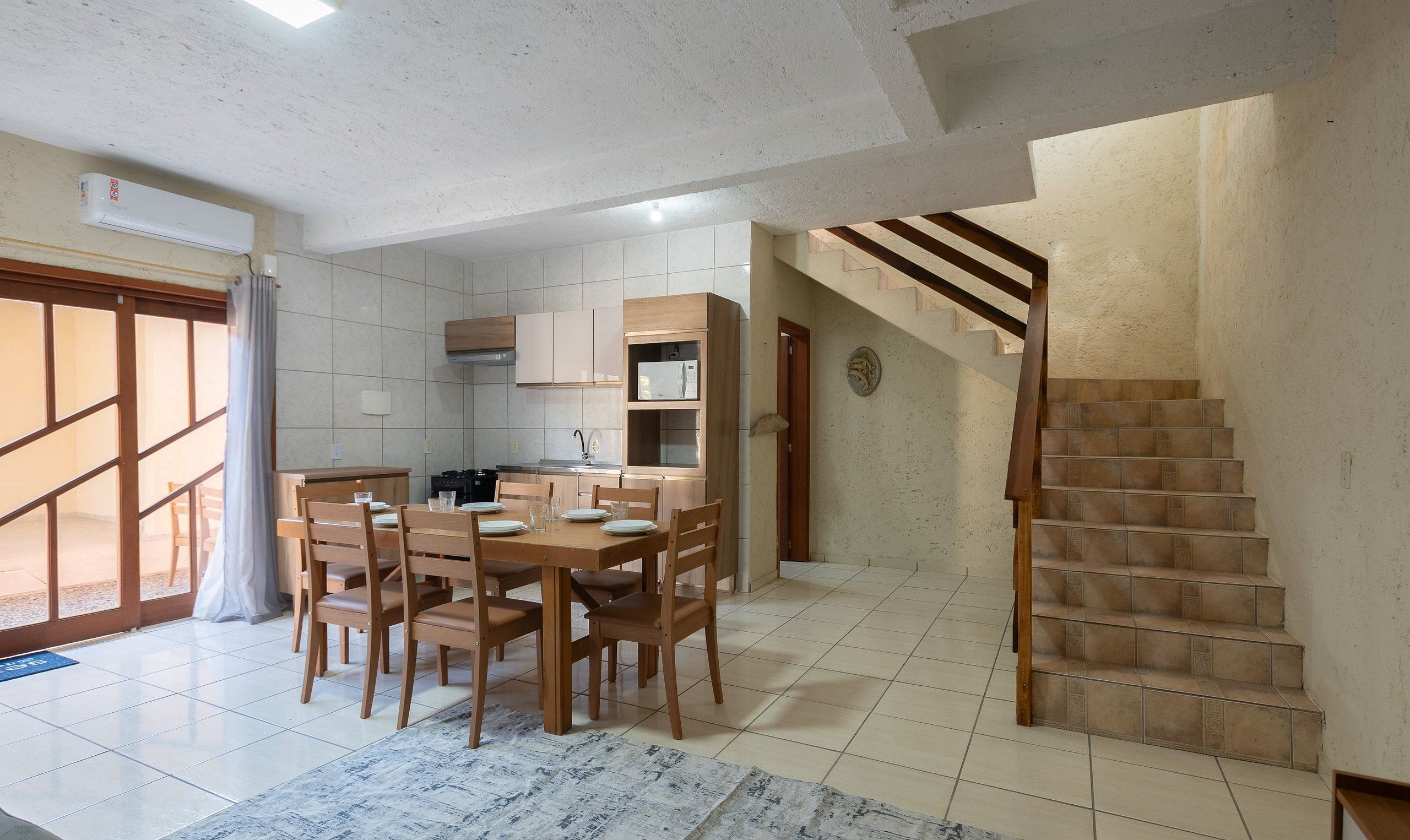 Basic Chalet | Dining