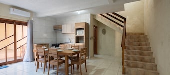 House in Condo w/ Pool Steps From the sea Oni0002