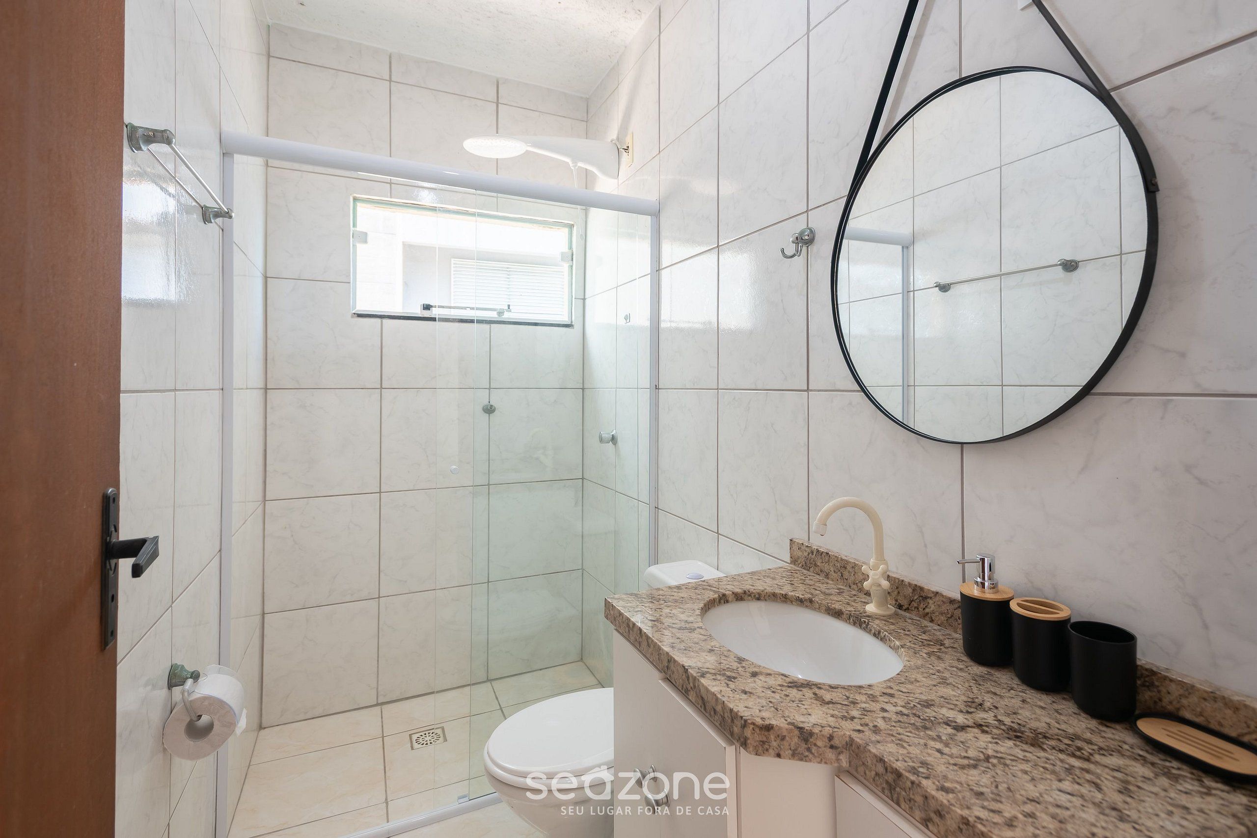 Basic Apartment | Bathroom