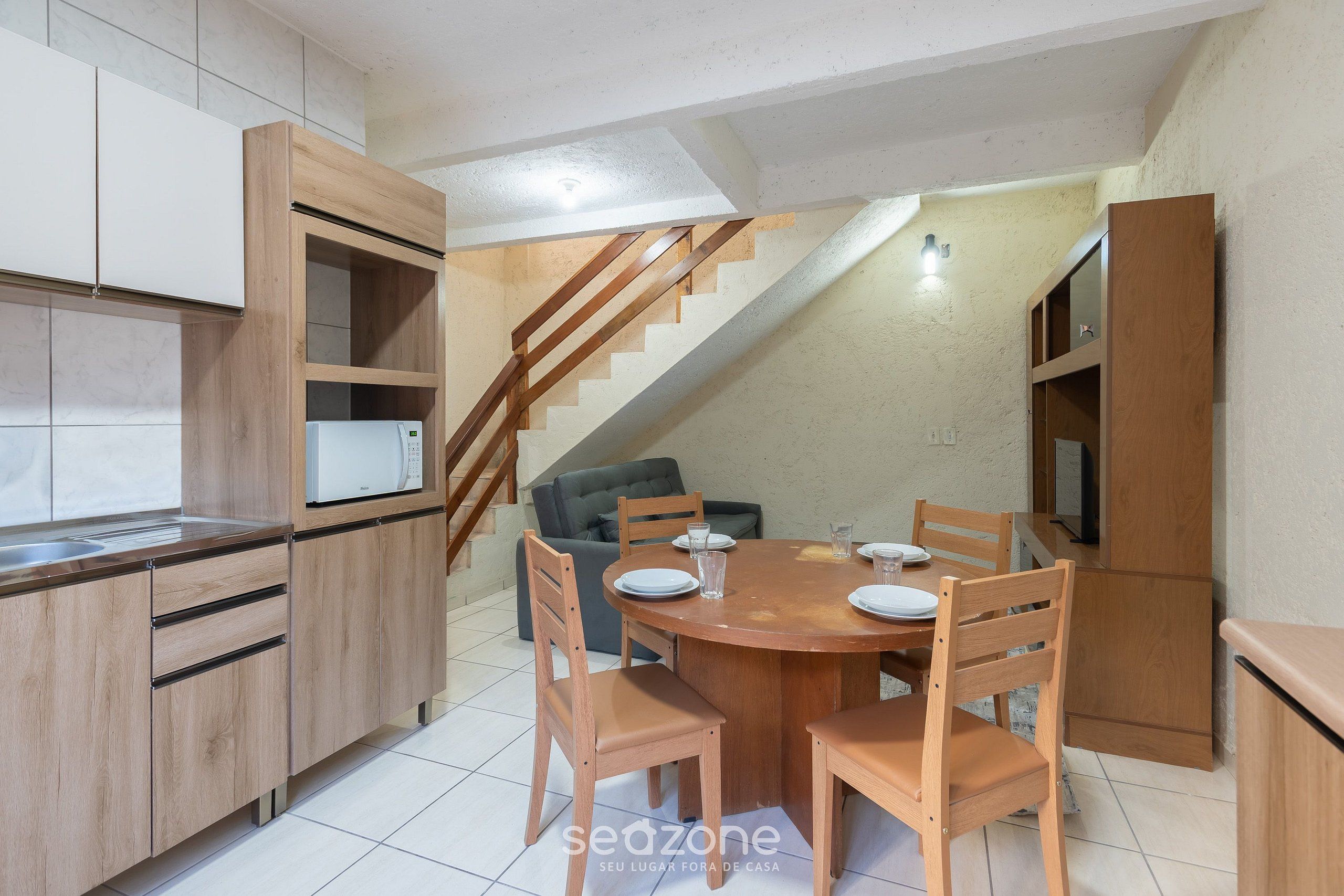 Basic Apartment | Dining