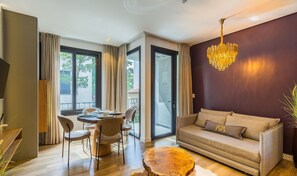 Ảnh chưa phân loại, 2 trong số 8 ảnh, nút