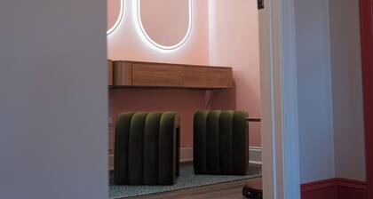 Luxury Retreat•Golf Sim•Pickeball•Spa&Sauna•Games•Movie Room•Sleeps 16