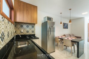 Private kitchen - Imbassai Cond. Mentawai w/ pool apt FOS0001 (Mata de São João)