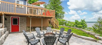 Lakefront Retreat w/ Hot Tub & Sauna | 4-Season