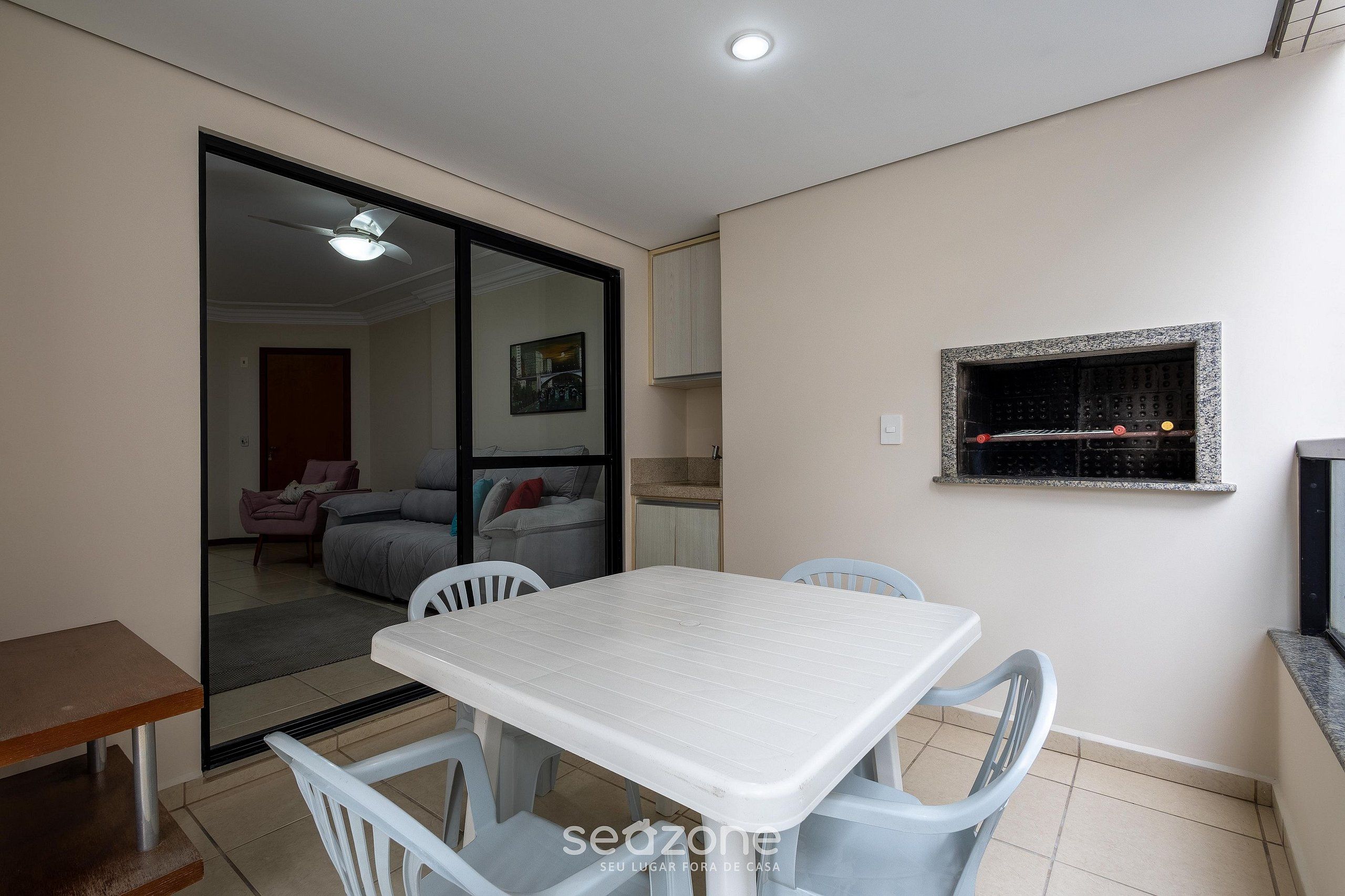 Basic Apartment | Dining