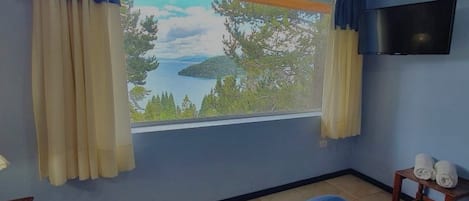 Apartment, Patio, Lake View | WiFi (free)