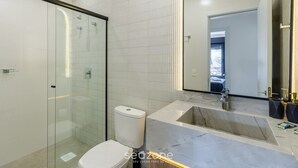 Căn hộ cơ bản | Phòng tắm | Buồng tắm vòi sen 