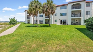公寓式客房, 1 张特大床和 1 张沙发床 (Sunset Harbor Palms 2-102) | 外观