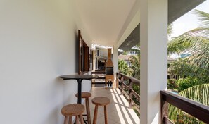 Tempat makan luar