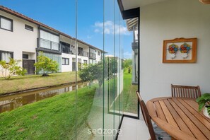 Outdoor dining - Apt in Condo With Pool at Praia do Forte Vlpf0103 (Mata de São João)