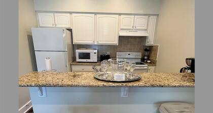 NO CLEANING FEES Relax In this Elegant Spacious 2 BR Resort in Williamsburg, VA