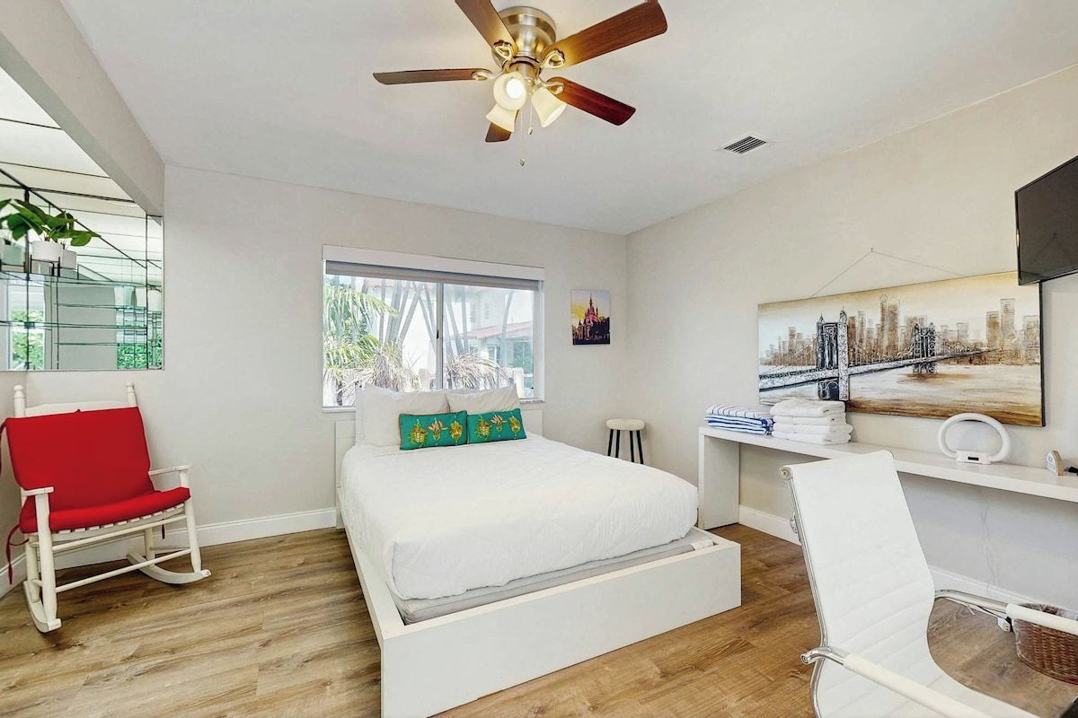 Iron/ironing board, WiFi, bed sheets
