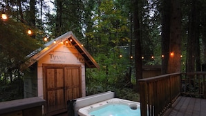 Outdoor spa tub - Adventure-Ready Chalet with Hot Tub & Fireplace (Deming)