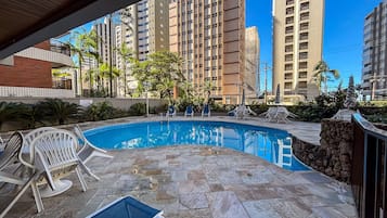 Apartamento | Piscina | Una piscina al aire libre