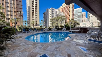 Apartamento | Piscina | Una piscina al aire libre