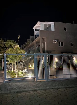 Unclassified image, 3 of 31, button - Vrbo Property (São Sebastião)