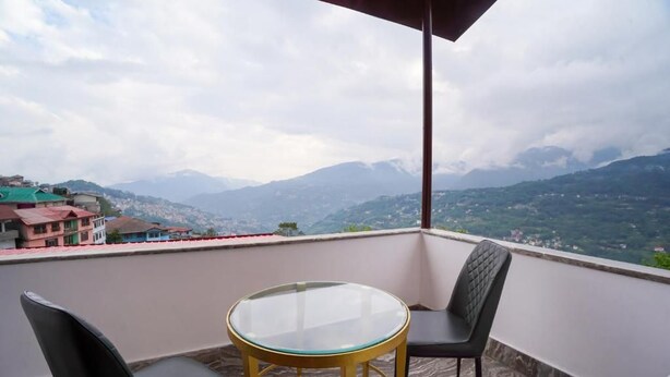 Presidential Suite | Tempat makan luar