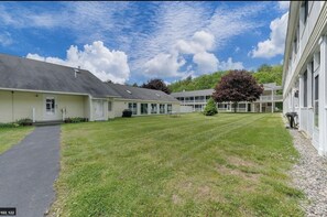 Unclassified image, 3 of 22, button - Beautiful 1-bedroom condo in beach town Wells with an indoor pool (Wells)