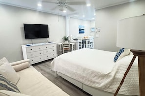 Unclassified image, 4 of 22, button - Beautiful 1-bedroom condo in beach town Wells with an indoor pool (Wells)