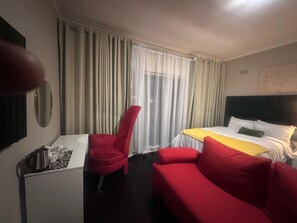 Living room - Room-sparrows Guest House in Lambton (Germiston)
