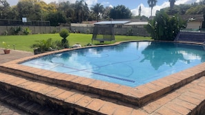 Pool - Room-sparrows Guest House in Lambton (Germiston)