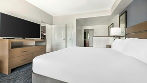 Room - Carlsbad 1BR King Suite Near LEGOLAND – MarBrisa, a Hilton Grand Vacations Club (Carlsbad)