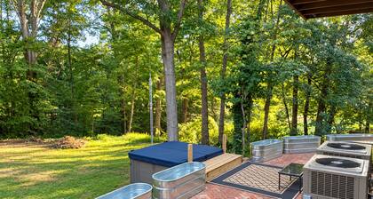 Springfield Ranch - Spacious 5BR + Hot Tub in Fort Mill Near Carowinds