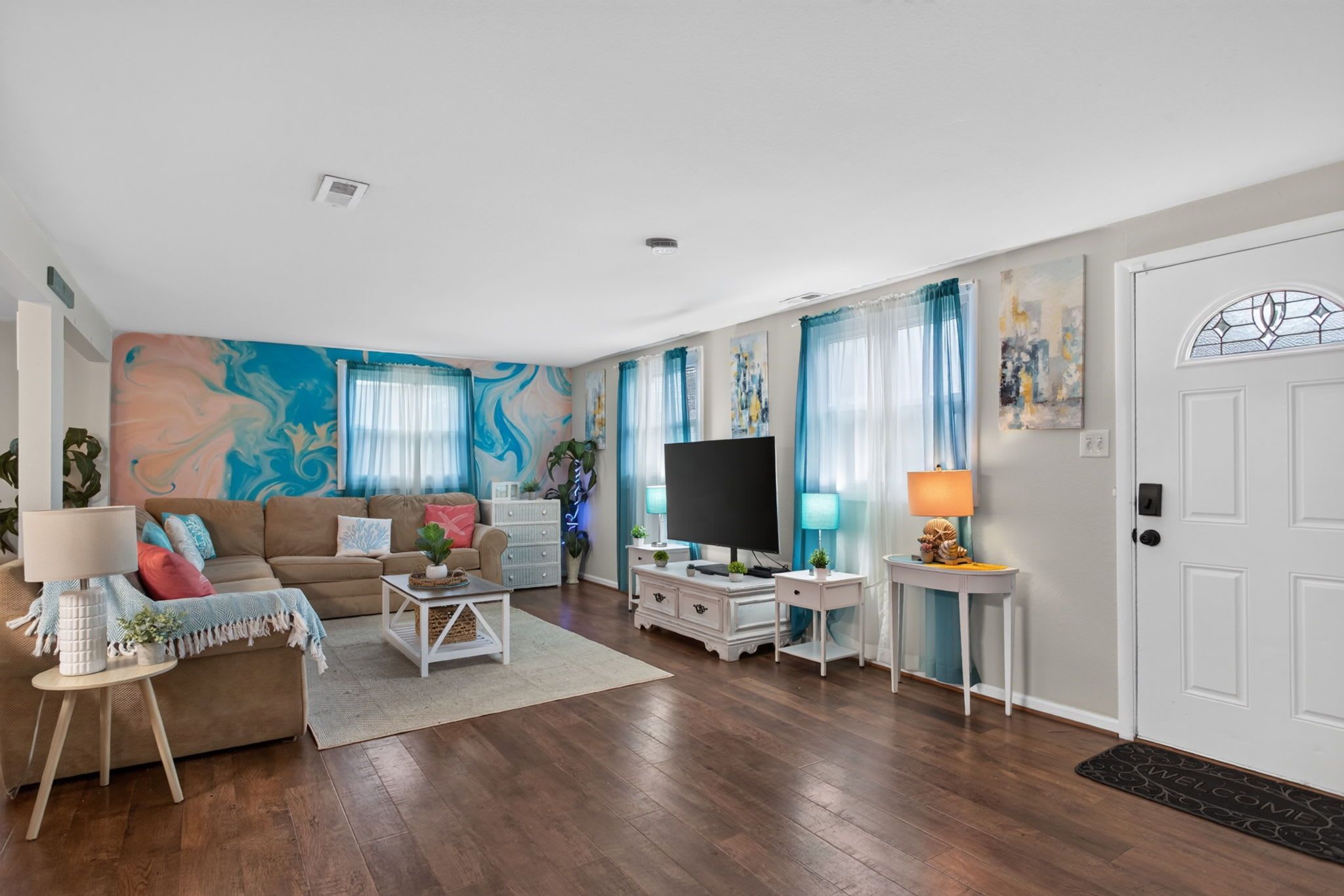 Baybreeze | Hot Tub, Sauna, Game Room, Near Beach - Norfolk, VA