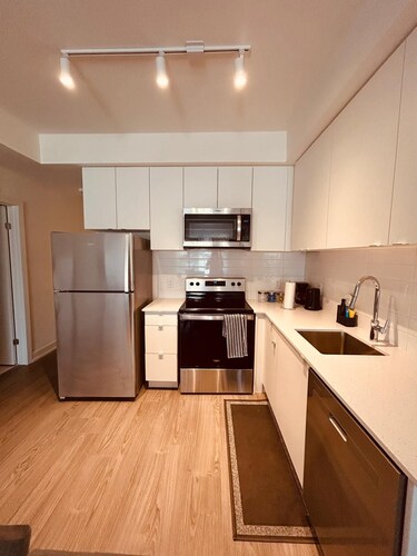 Stylish 2 Bed, 2 Bath St. Catharines Retreat | Free Parking