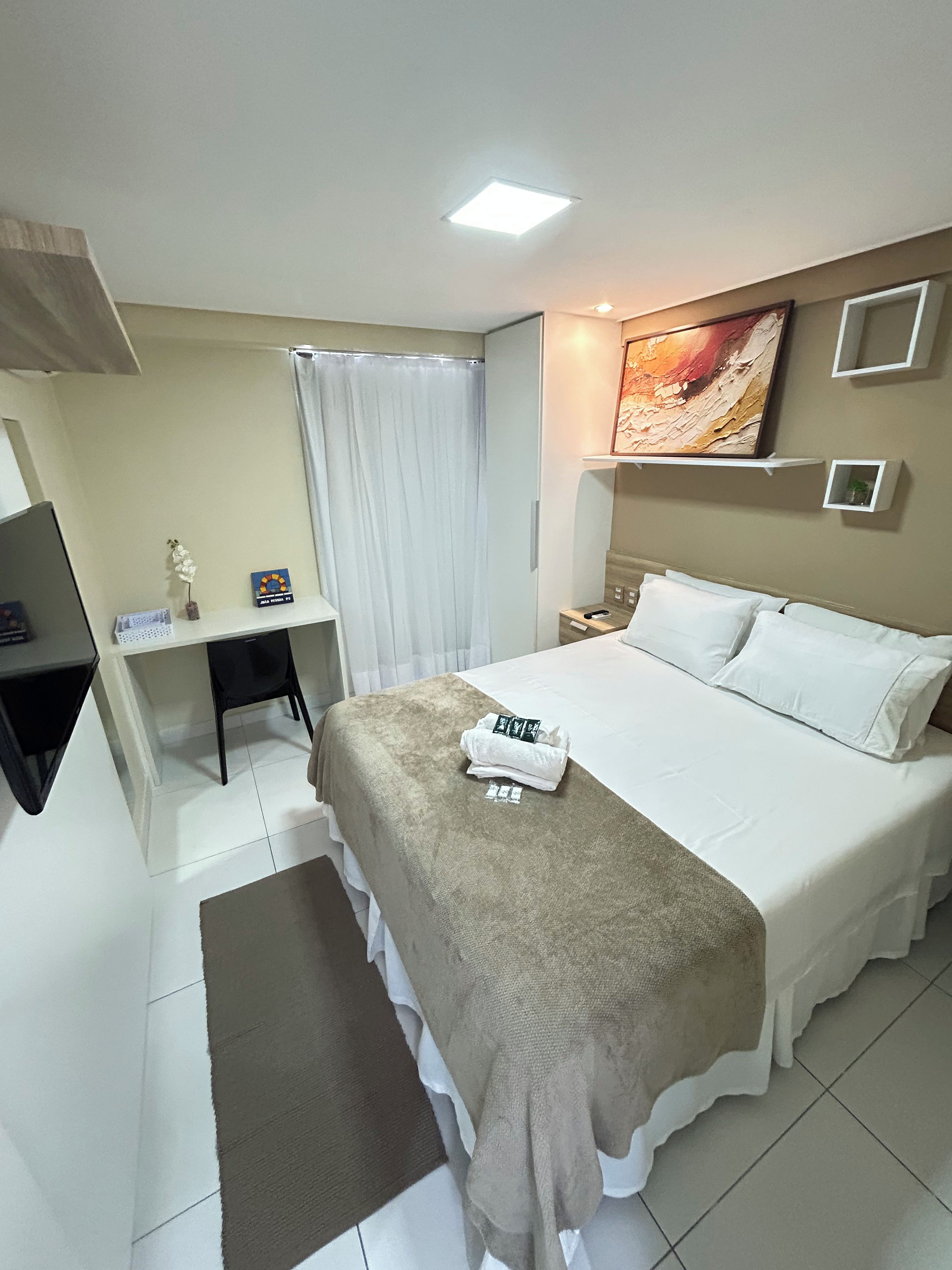 Apartment | Laptop workspace, blackout drapes, iron/ironing board, WiFi (free)