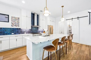 Private kitchen - Modern Farmhouse in the heart of Georgetown (Georgetown)