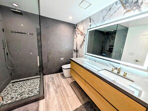 Towels, soap, toilet paper - Beach Front - Studio Condo, Luxury Finishes, Walk to Everything, 440 sq ft, WIFI (Huntington Beach)