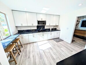 Private kitchen - Beach Front - Studio Condo, Luxury Finishes, Walk to Everything, 440 sq ft, WIFI (Huntington Beach)